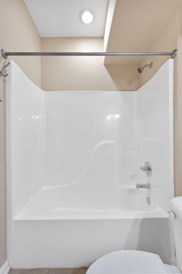 325 Long Branch Ln, Lexington, KY 40511 - bathroom featuring toilet and bathtub / shower combination