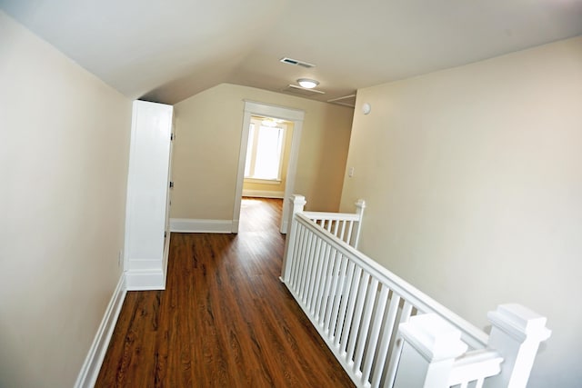 113 Olde Potomac Ave, Winchester, KY 40391 - hall with vaulted ceiling, wood finished floors, an upstairs landing, baseboards, and visible vents
