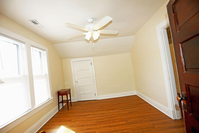 113 Olde Potomac Ave, Winchester, KY 40391 - interior space featuring vaulted ceiling, a ceiling fan, dark wood finished floors, baseboards, and visible vents