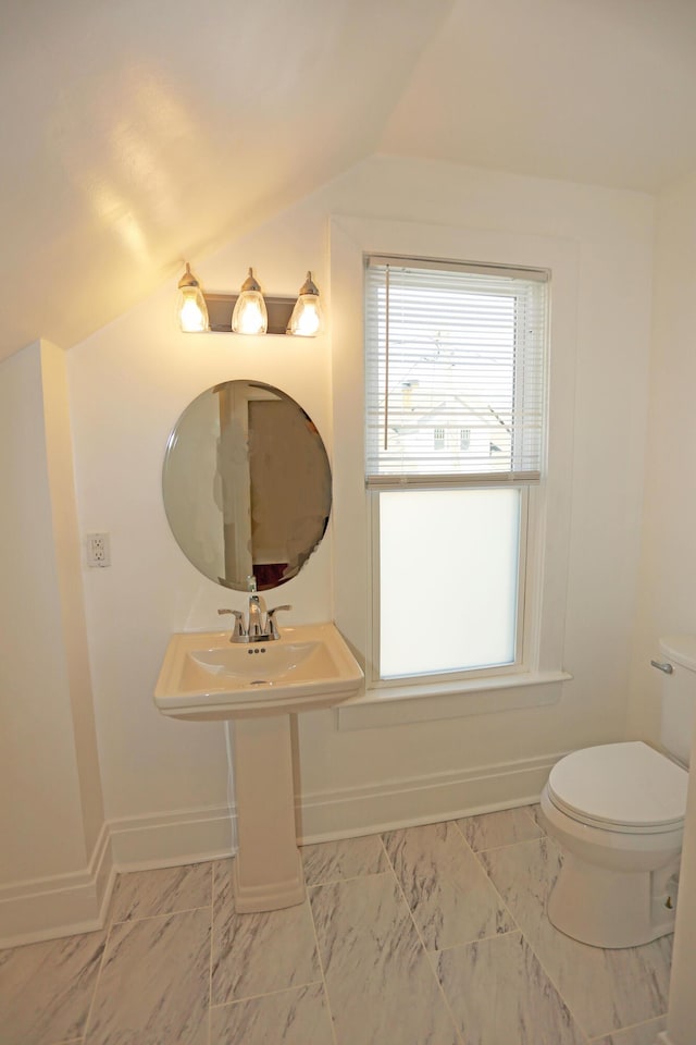 113 Olde Potomac Ave, Winchester, KY 40391 - half bath featuring lofted ceiling, baseboards, marble finish floor, and toilet