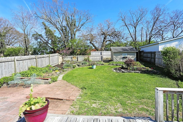 113 Olde Potomac Ave, Winchester, KY 40391 - view of yard with a fenced backyard, an outbuilding, a patio, and a storage unit