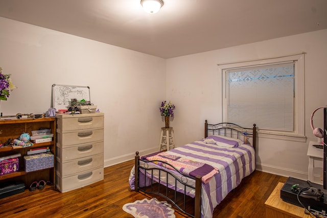 20 Hemlock Subdivision Rd, Williamsburg, KY 40769 - bedroom with dark wood-style flooring and baseboards