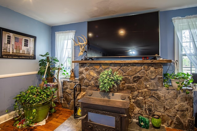 20 Hemlock Subdivision Rd, Williamsburg, KY 40769 - living room with wood finished floors, plenty of natural light, and baseboards