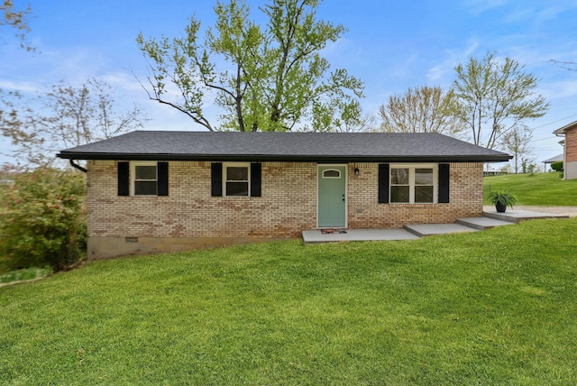 730 E Spencer Rd, Campton, KY 41301 - ranch-style home with brick siding, roof with shingles, crawl space, and a front lawn