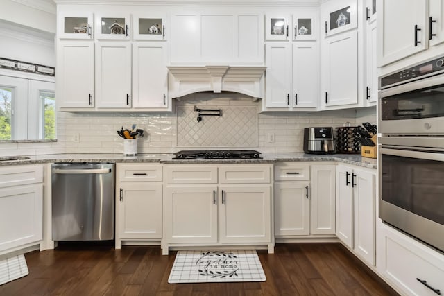 600 Avawam Dr, Richmond, KY 40475 - kitchen with white cabinetry, tasteful backsplash, appliances with stainless steel finishes, and dark wood-style floors