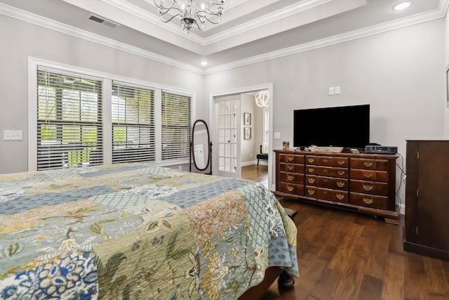 600 Avawam Dr, Richmond, KY 40475 - bedroom with crown molding, an inviting chandelier, visible vents, and dark wood-style flooring