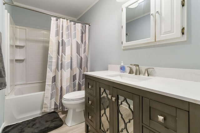 679 Mclain Rd, Springfield, KY 40069 - full bathroom featuring toilet, shower / bath combo with shower curtain, wood finished floors, vanity, and ornamental molding