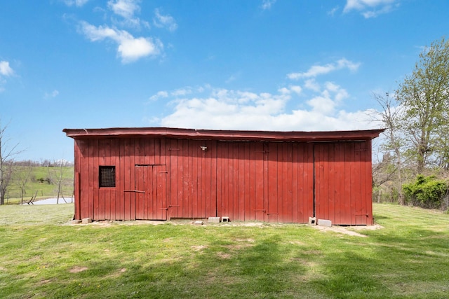 679 Mclain Rd, Springfield, KY 40069 - view of pole building featuring a yard