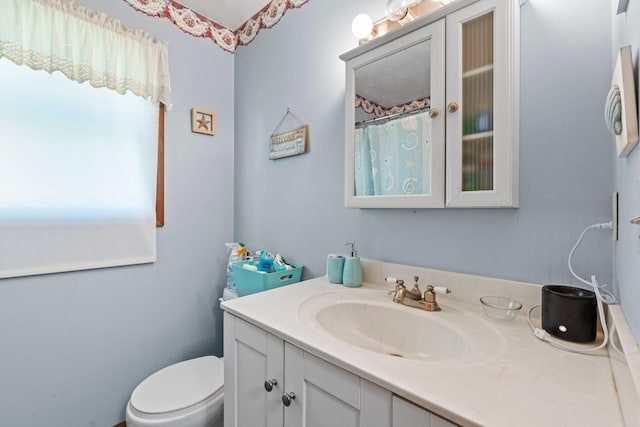13955 Swallowfield Rd, Frankfort, KY 40601 - full bath with toilet, vanity, and a shower with curtain