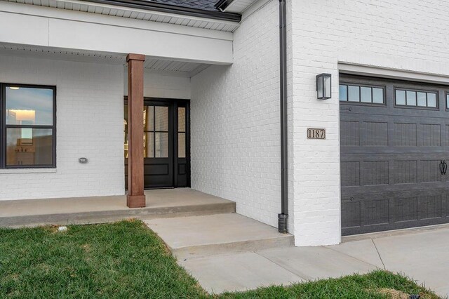 4137 Meadowlark Rd, Lexington, KY 40509 - entrance to property featuring brick siding