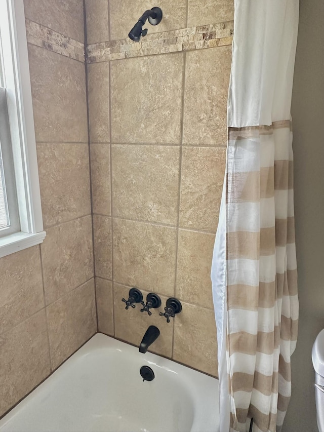 full bath with shower / tub combo
