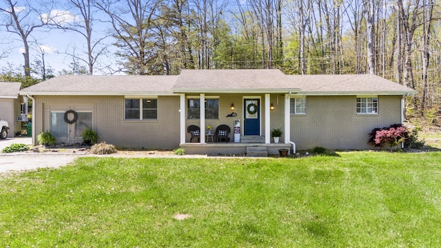 370 Poplar Ln, Morehead, KY 40351 - single story home featuring a porch, brick siding, a front yard, and roof with shingles