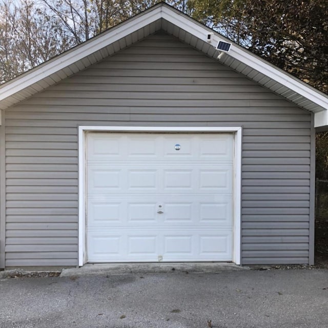 102 Locust St, Manchester, KY 40962 - view of detached garage