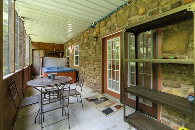 view of sunroom / solarium