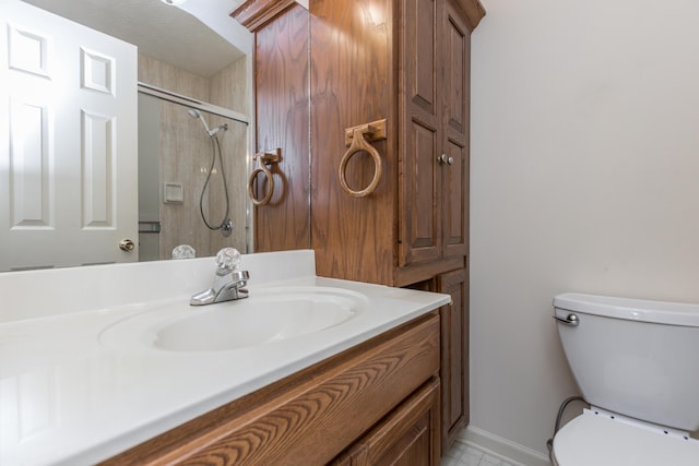 122 Barker Way, Lancaster, KY 40444 - full bath featuring toilet, vanity, a shower, and baseboards