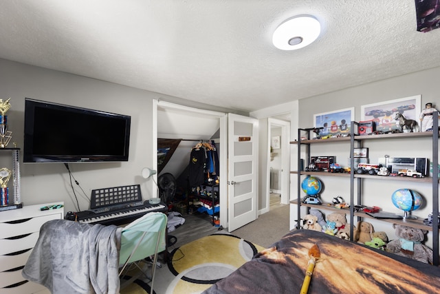 3576 Elkhorn Rd, Campbellsville, KY 42718 - interior space with a textured ceiling and a closet
