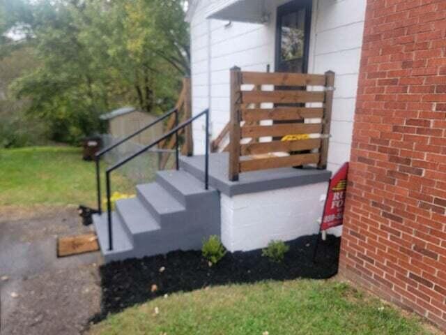 121 Hill Ct, Lancaster, KY 40444 - view of deck