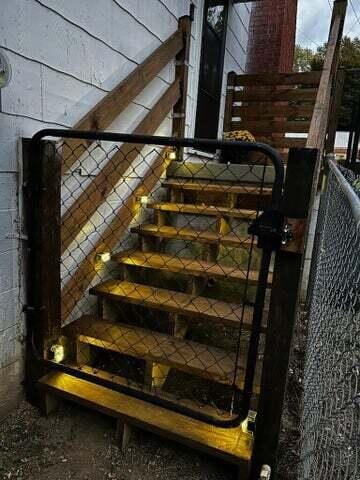 121 Hill Ct, Lancaster, KY 40444 - view of gate featuring fence
