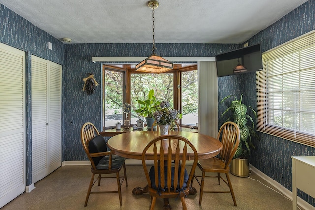 1964 Shadybrook Ln, Lexington, KY 40502 - dining area with wallpapered walls and baseboards