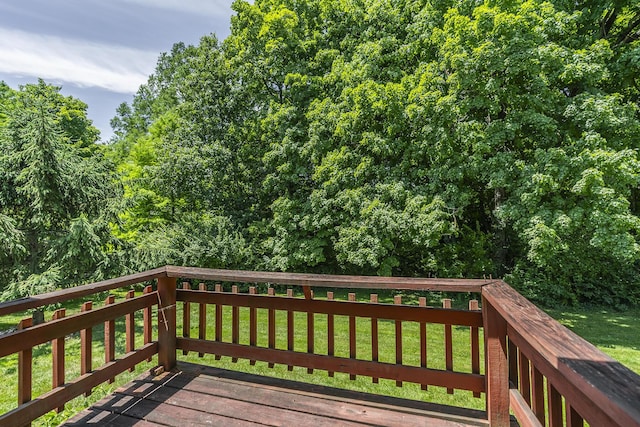 1964 Shadybrook Ln, Lexington, KY 40502 - deck featuring a lawn