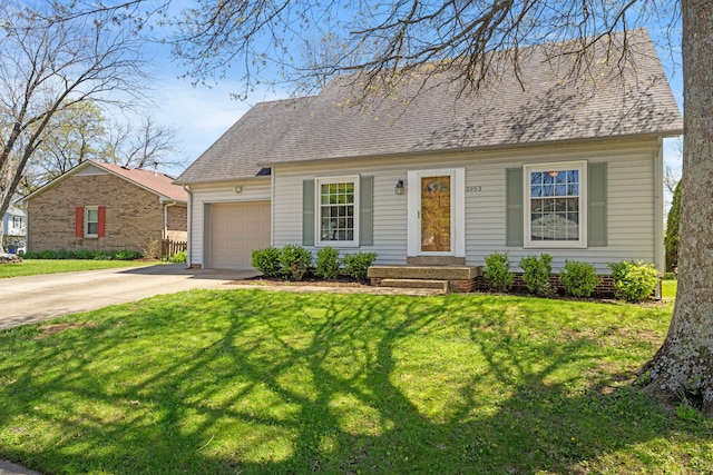 view of front of home featuring a garage, driveway, a shingled roof, and a front lawn
