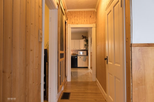 1770 Millersburg-Cynthiana Rd, Paris, KY 40361 - corridor featuring crown molding, visible vents, and light wood-style flooring