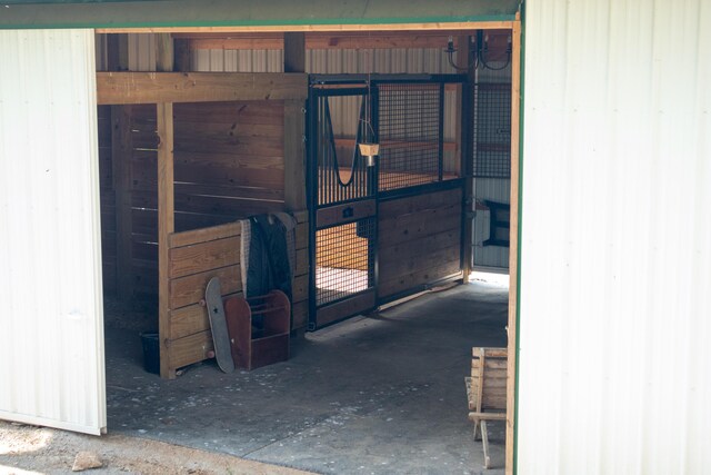 1770 Millersburg-Cynthiana Rd, Paris, KY 40361 - view of horse barn