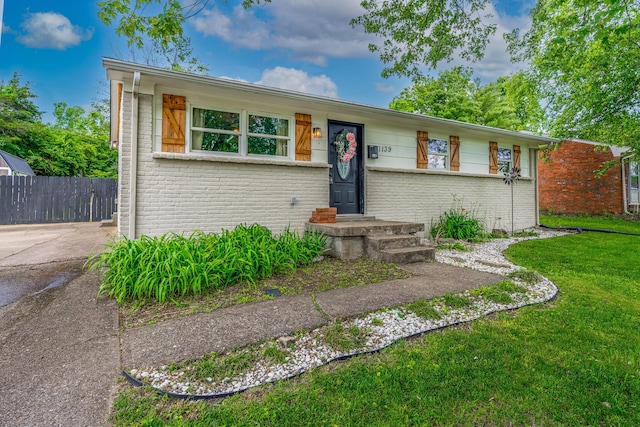 1139 Venetian Way, Lexington, KY 40517 - ranch-style house with brick siding