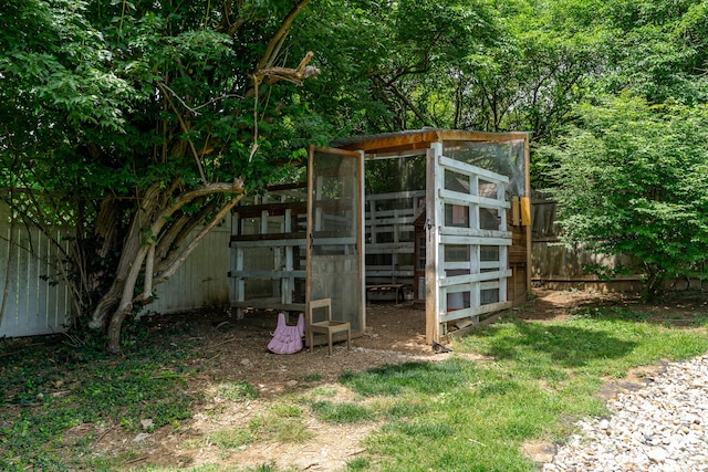 1139 Venetian Way, Lexington, KY 40517 - view of poultry coop featuring a fenced backyard