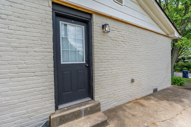 1139 Venetian Way, Lexington, KY 40517 - view of exterior entry with crawl space and brick siding