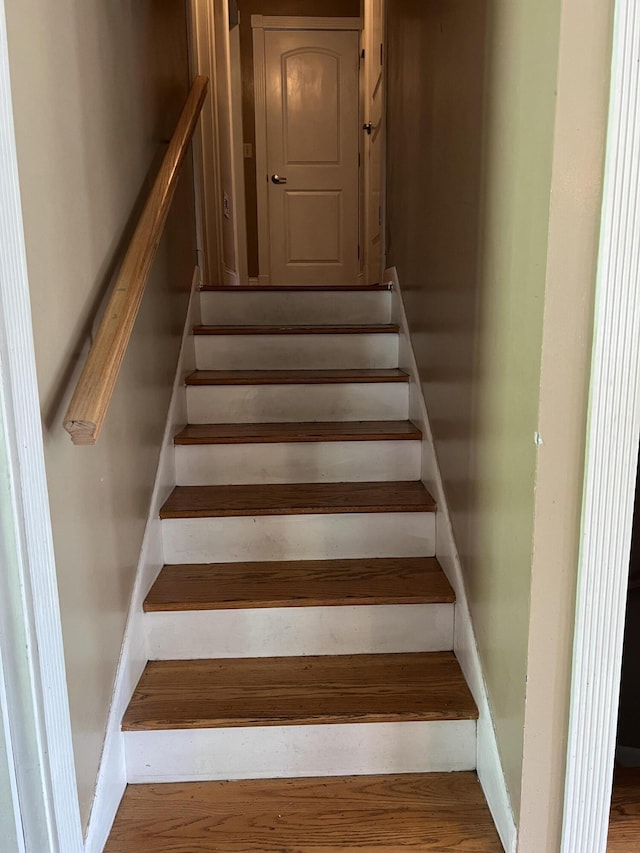 513 Sharp Gap Rd, Barbourville, KY 40906 - stairway featuring wood finished floors