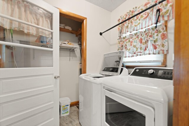 507 Holman Dr, Stanton, KY 40380 - clothes washing area featuring independent washer and dryer