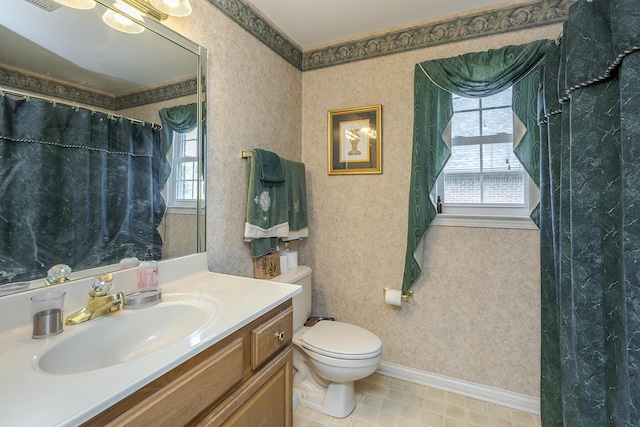 3120 Helmsdale Pl, Lexington, KY 40509 - full bathroom with wallpapered walls, toilet, vanity, baseboards, and curtained shower