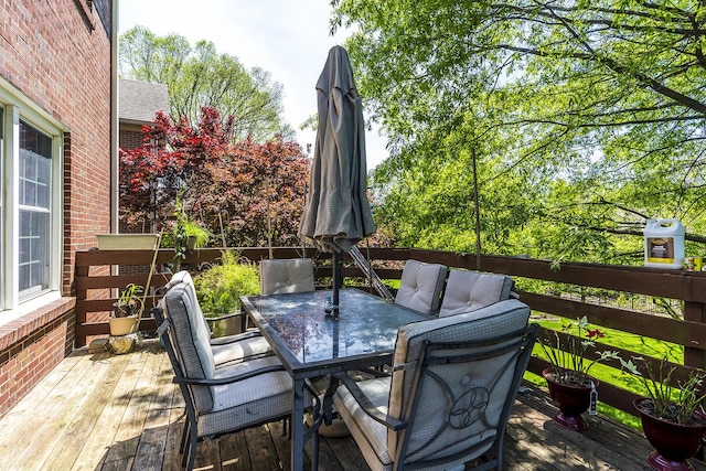 3120 Helmsdale Pl, Lexington, KY 40509 - wooden deck with outdoor dining area