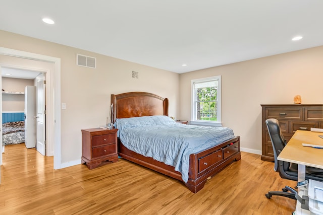1144 Crenshaw Ln, Nicholasville, KY 40356 - bedroom featuring light wood finished floors, baseboards, visible vents, and recessed lighting