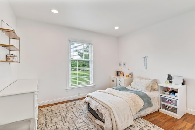 1144 Crenshaw Ln, Nicholasville, KY 40356 - bedroom with baseboards, visible vents, recessed lighting, and wood finished floors