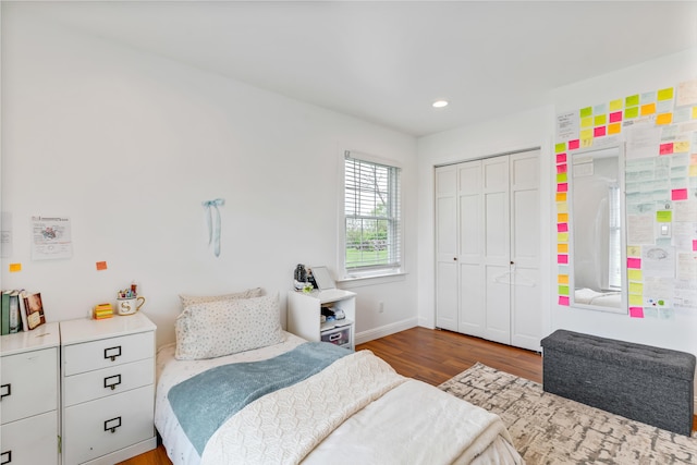 1144 Crenshaw Ln, Nicholasville, KY 40356 - bedroom featuring baseboards, a closet, recessed lighting, and wood finished floors