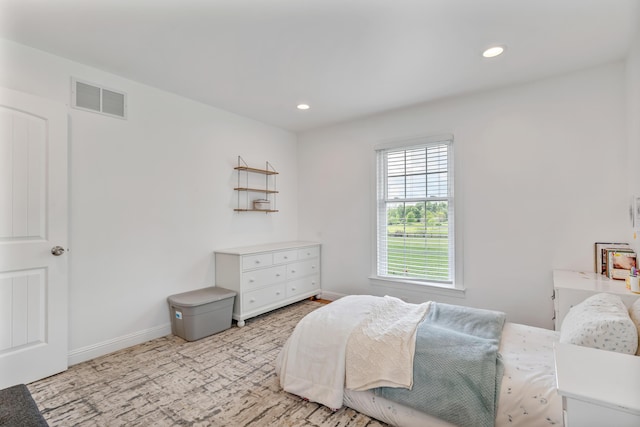 1144 Crenshaw Ln, Nicholasville, KY 40356 - bedroom with baseboards, visible vents, and recessed lighting