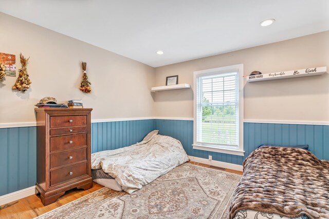 1144 Crenshaw Ln, Nicholasville, KY 40356 - bedroom featuring recessed lighting, a wainscoted wall, and wood finished floors