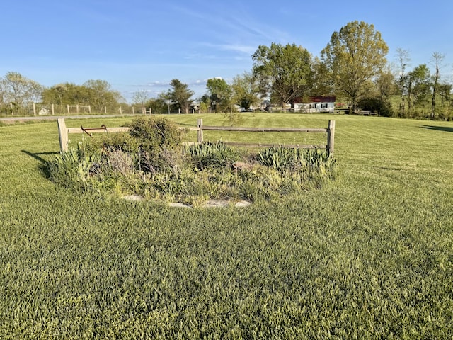 view of yard featuring a rural view