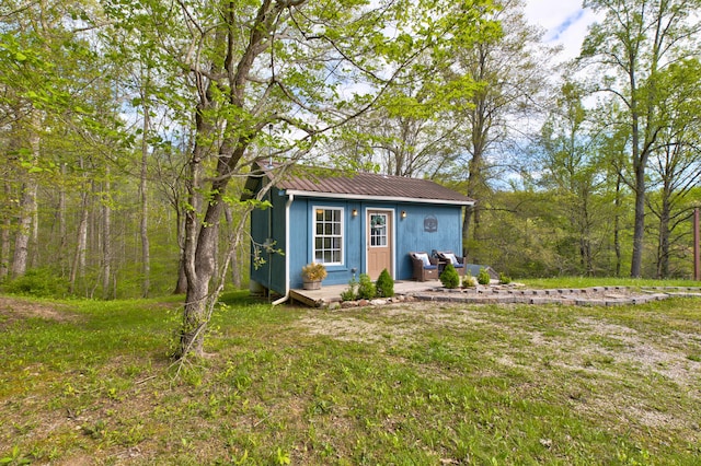 view of outbuilding featuring an outbuilding