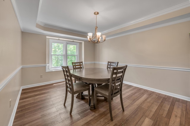 4805 Laurel Creek Cir, Lexington, KY 40515 - dining space with a chandelier, wood-type flooring, ornamental molding, baseboards, and a raised ceiling