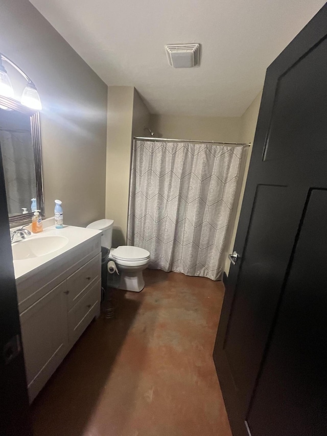 45 Pine Crest Rd, Lancaster, KY 40444 - bathroom featuring concrete flooring, vanity, toilet, a shower with curtain, and visible vents