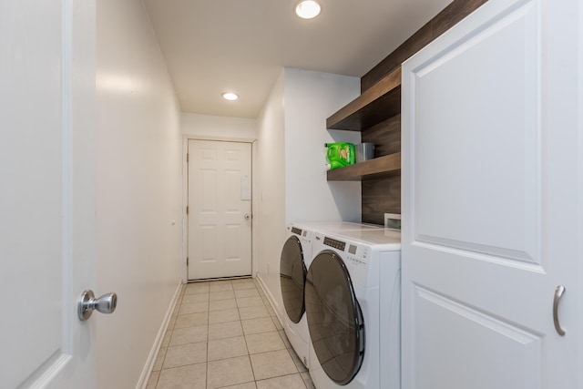 laundry room with laundry area, independent washer and dryer, light tile patterned floors, baseboards, and recessed lighting