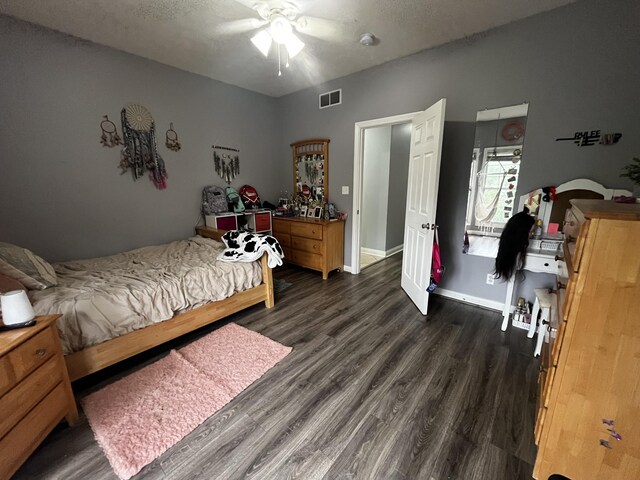 300 Woodlawn Dr, Carrolton, KY 41008 - bedroom featuring dark wood-type flooring, baseboards, a textured ceiling, and ceiling fan