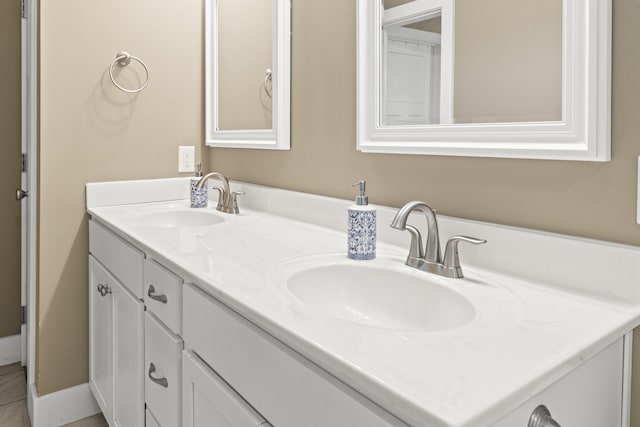 901 Auckland Ave, Richmond, KY 40475 - full bathroom featuring double vanity