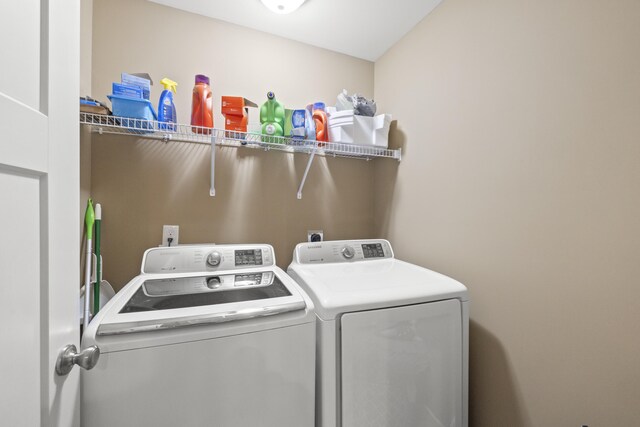 901 Auckland Ave, Richmond, KY 40475 - laundry area with washing machine and dryer