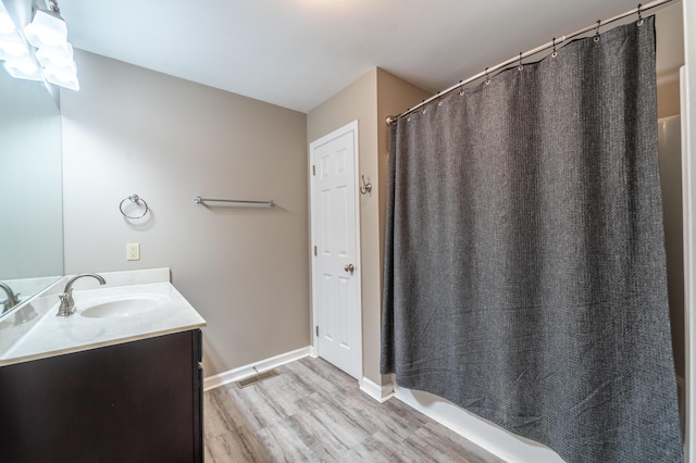 165 Meridian Way, Richmond, KY 40475 - full bath featuring a shower with curtain, baseboards, wood finished floors, and vanity