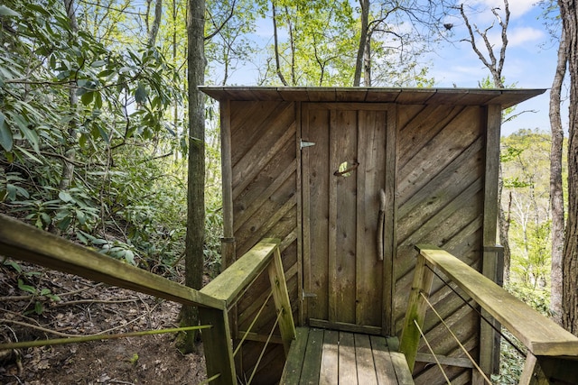 view of outdoor structure