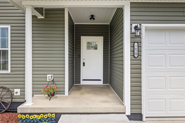 1620 Hannah Dr, Lawrenceburg, KY 40342 - doorway to property with a garage